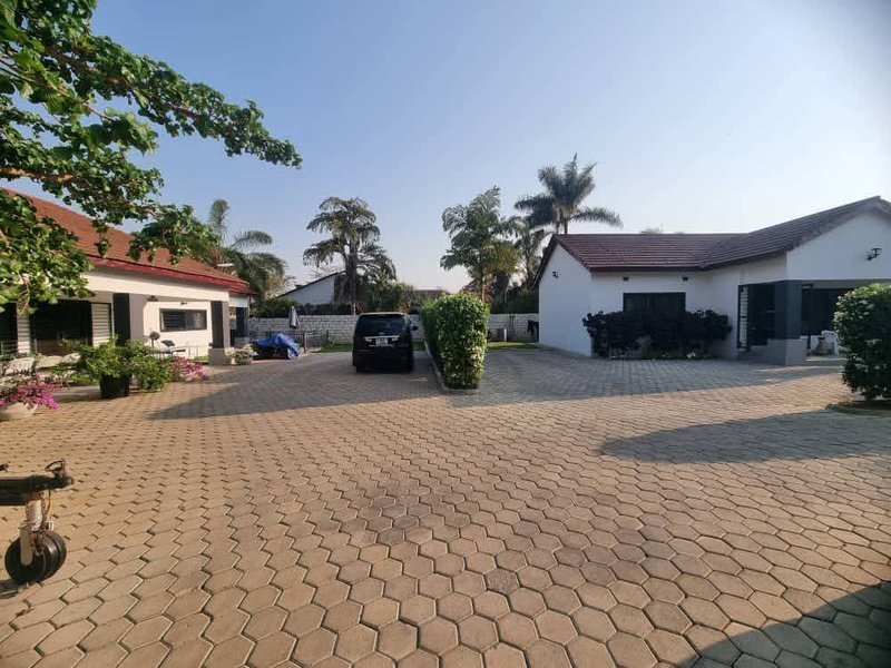 Complex For Sale, Eureka Park