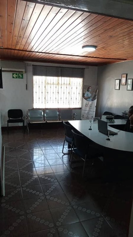 Six Bedroom For Sale  Makeni