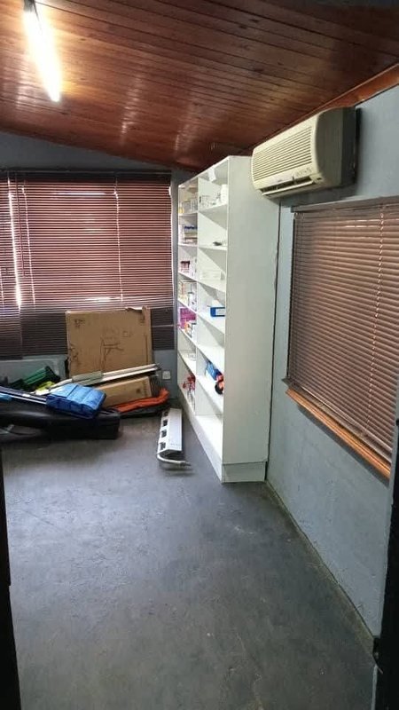 Six Bedroom For Sale  Makeni