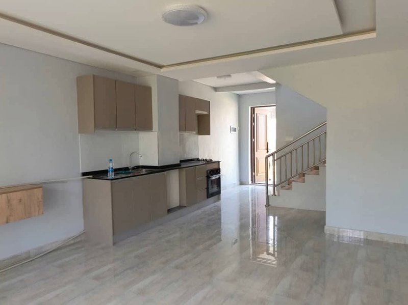 KINGSLAND CITY|2*BED|UNFURNISHED DUPLEX APARTMENT|K16,000