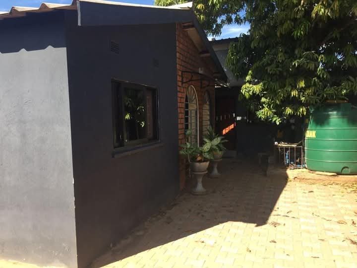 Main house and Two bedrooms House
