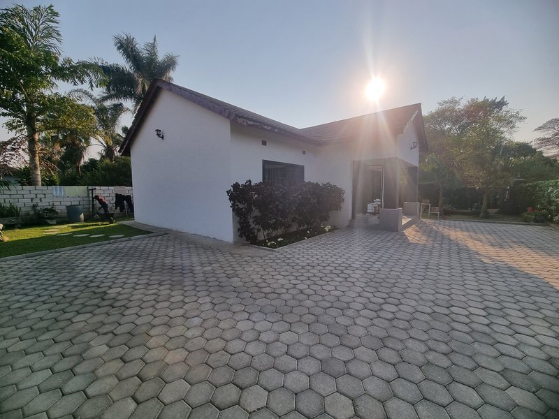 2bed 2bath fully furnished and serviced apartment