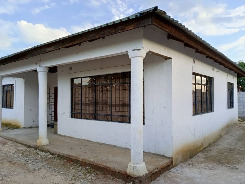 Semi-detached flats in Meanwood Ndeke phase 3