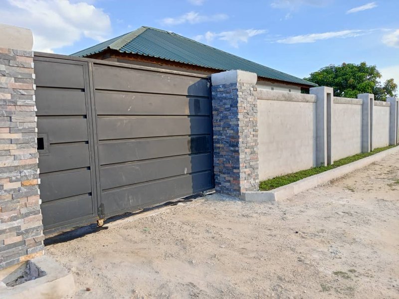Semi-detached flats in Meanwood Ndeke phase 3