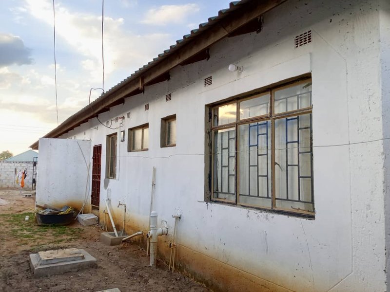 Semi-detached flats in Meanwood Ndeke phase 3