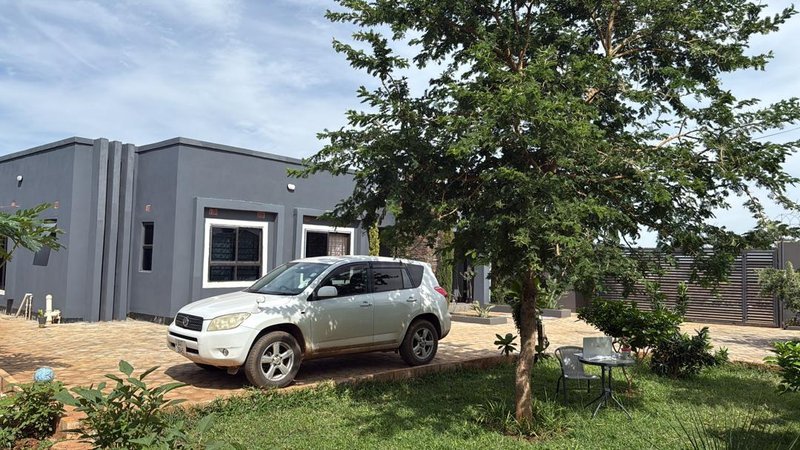 Three Bedroom House, Makeni Konga