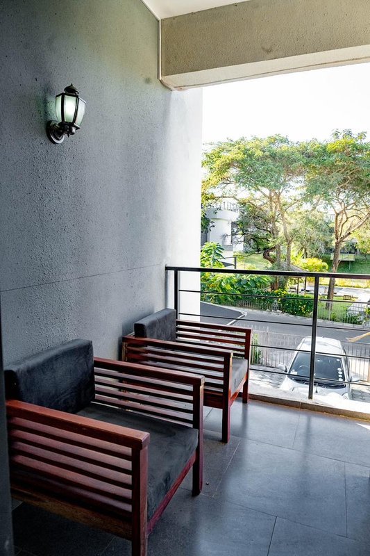 3bed 2.5bath fully furnished apartment