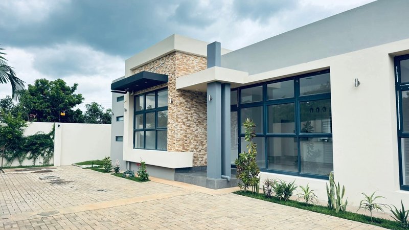 Meanwood Ibexhill | 3 Bedroomed flats|RENT| K18,000 |
