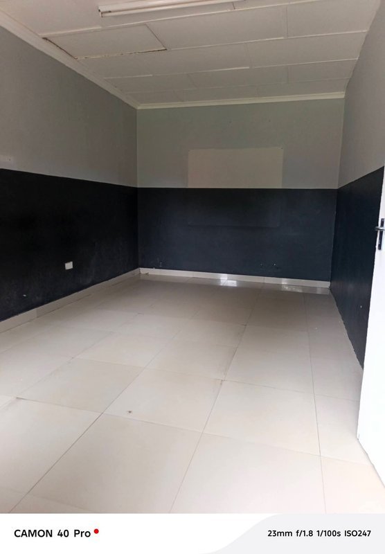 AVONDALE ALONG GARDENIA|COMMERCIAL USE ONLY|STANDALONE 3*BED HOUSE WITH A GUARD HOUSE & BOREHOLE 🏡|RENT|K25,000
