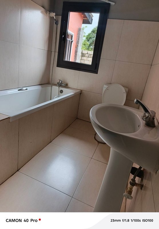 AVONDALE ALONG GARDENIA|COMMERCIAL USE ONLY|STANDALONE 3*BED HOUSE WITH A GUARD HOUSE & BOREHOLE 🏡|RENT|K25,000
