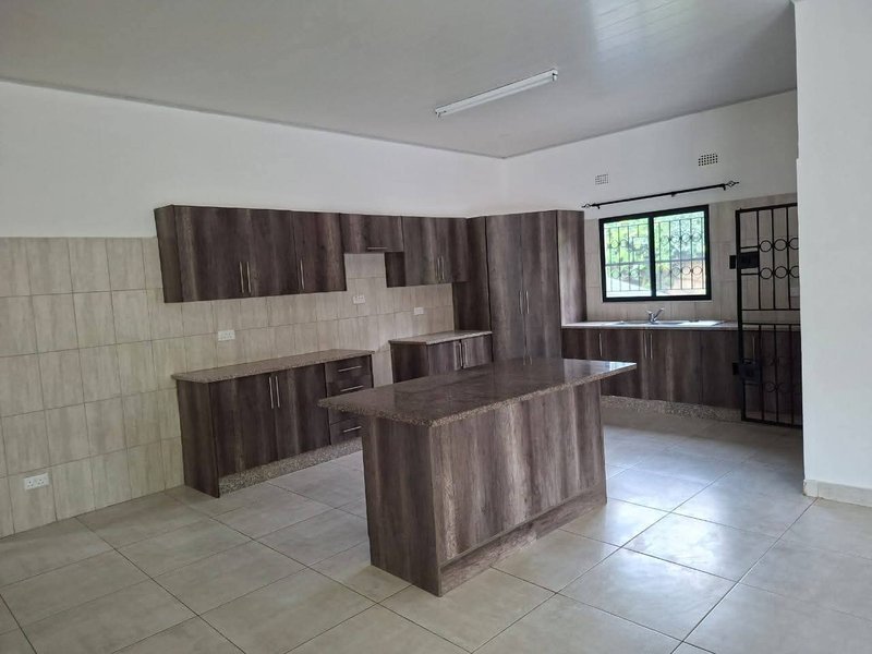 ROMA AREA|FREE STAND THREE(3) BED TOWN HOUSE 🏡|RENT|$1,800