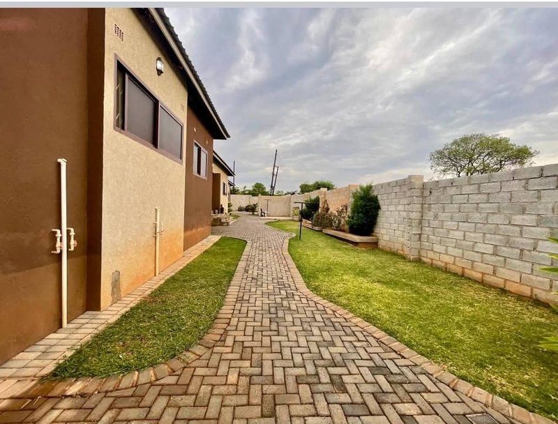 MIKANGO PROPERTY FOR RENT