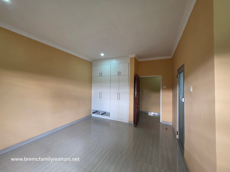 2 bedroomed flat for rent in lilayi