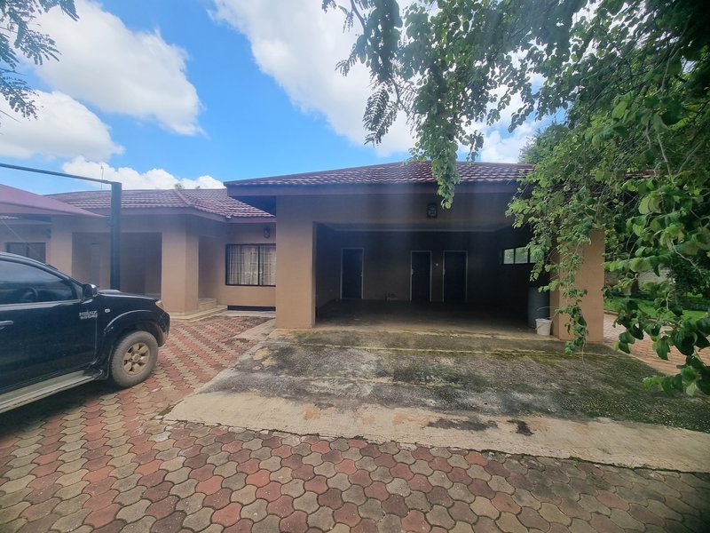 4bed 4.5bath stand alone house for rent