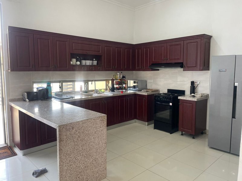 Beautiful 3 bedroom house for rent in 9 miles