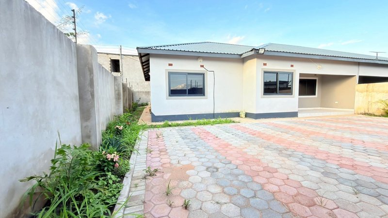 ‎Meanwood ibex|Own Entrance 3*Bed Msc|Back-Up Power|K15,000