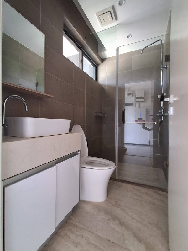 KINGSLAND CITY|2*BED|UNFURNISHED DUPLEX APARTMENT|BACK UP POWER|K17,000