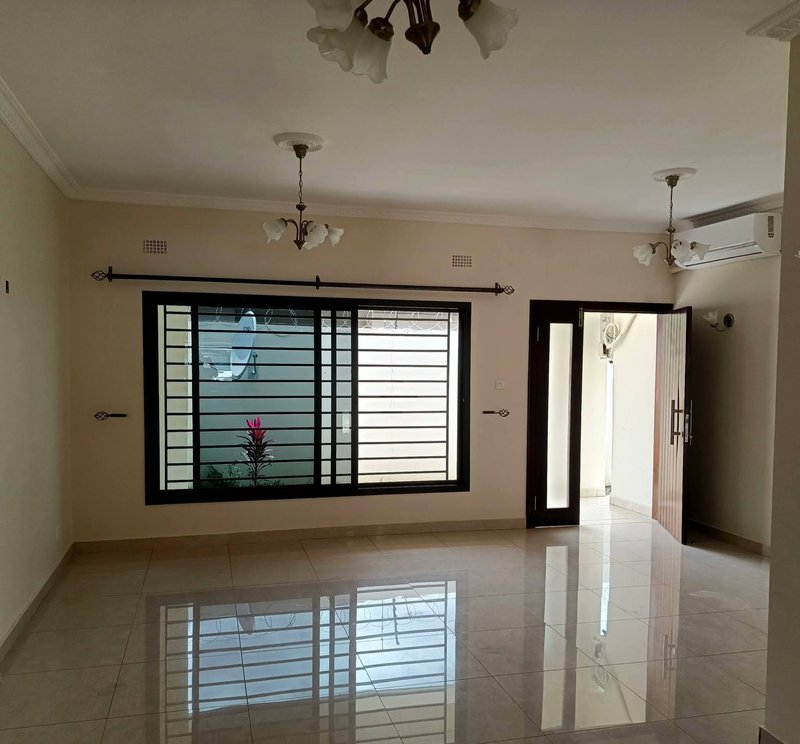 IBEX HILL|UNFURNISHED THREE (3) BEDROOM|ÇOMPLEX OF ONLY 4*UNITS|SOLAR BACK UP|RENT|K22,500