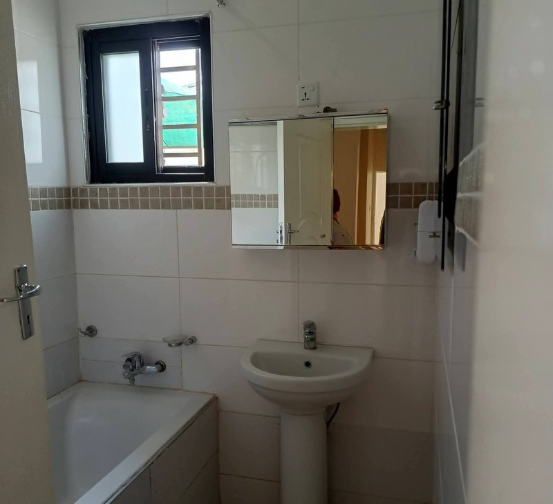 IBEX HILL|UNFURNISHED THREE (3) BEDROOM|ÇOMPLEX OF ONLY 4*UNITS|SOLAR BACK UP|RENT|K22,500