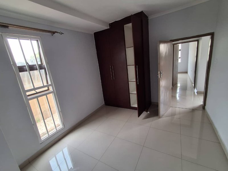 IBEX HILL|VACANT THREE(3)BED MSC SEMI-DETACHED APARTMENT|COMPLEX OF 8*UNITS|PRIVATE BACK YARD|BACK_POWER|K15,000
