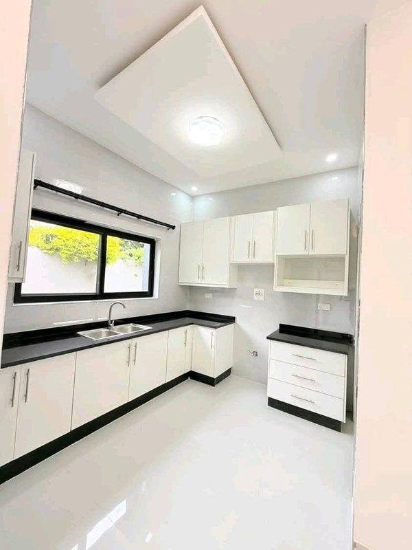 CROSSROADS AREA|NEWLY BUILT NEAT TWO (2) BED MSC|RENT|K16,000‎