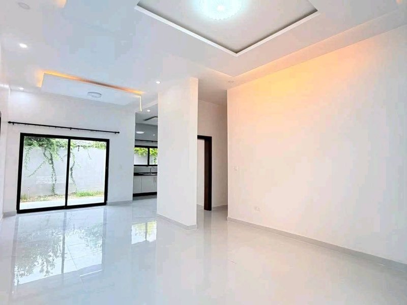 CROSSROADS AREA|NEWLY BUILT NEAT TWO (2) BED MSC|RENT|K16,000‎