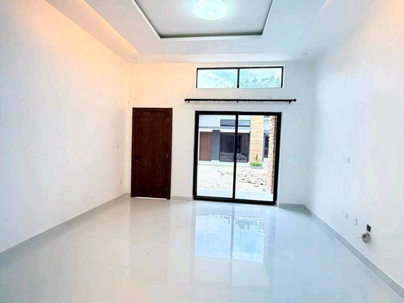 CROSSROADS AREA|NEWLY BUILT NEAT TWO (2) BED MSC|RENT|K16,000‎