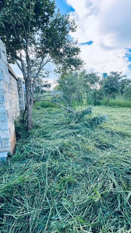 FULLY ENCLOSED PLOT FOR SALE IN CHALALA NEAR ORYX