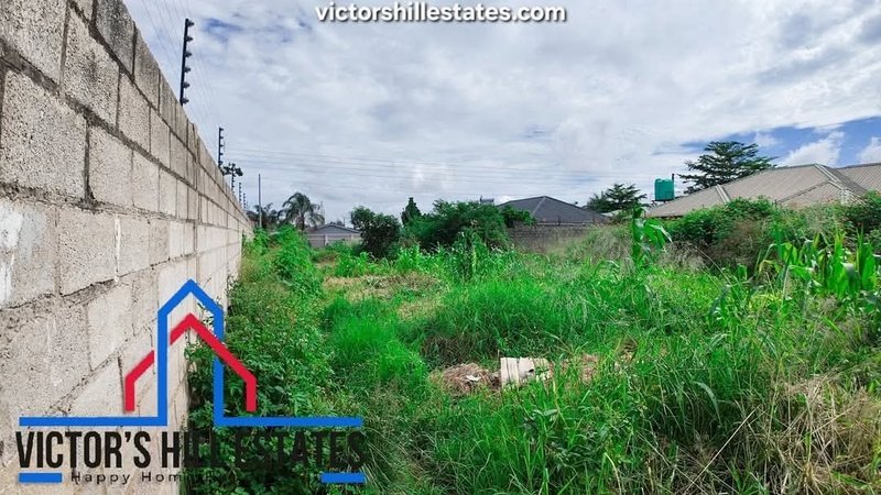 Plot for sale in Salama park