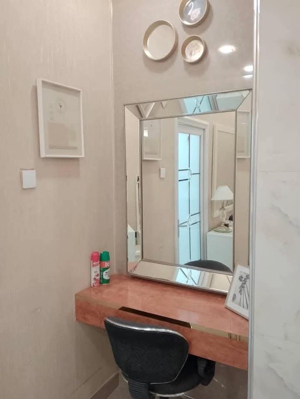 EMMASDALE'S ULTIMATE UPSTAIRS HIDDEN GEM Furnished Apartment