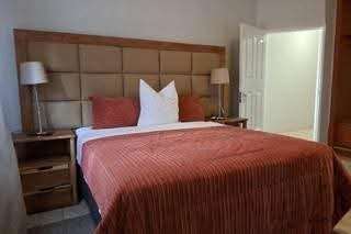 KALUNDU|FULLY FURNISHED THREE (3) BED|COMPLEX OF 3*APARTMENTS|RENT|K25,000