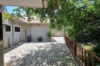 KALUNDU|FULLY FURNISHED THREE (3) BED|COMPLEX OF 3*APARTMENTS|RENT|K25,000