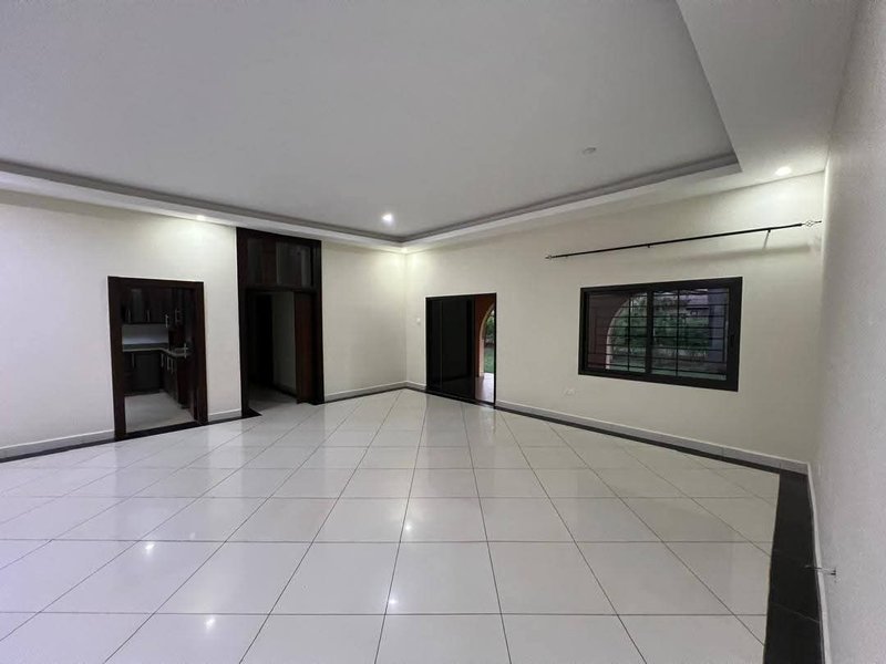 Three Bedroom House, Makeni