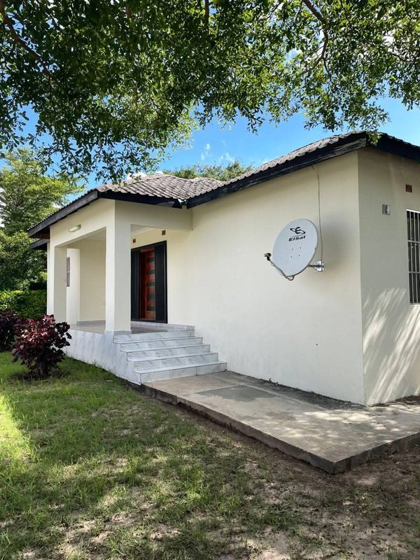 Three Bedroom Furnished, Ibex Hill
