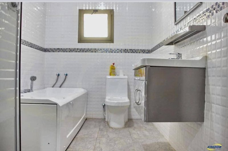 Three Bedroom Furnished, Ibex Hill