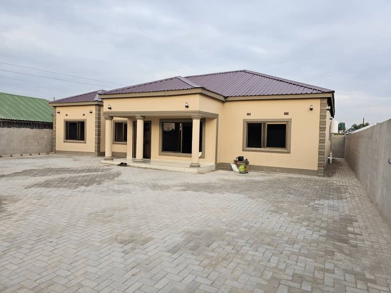 3bedrooms Master bedroom self-contained