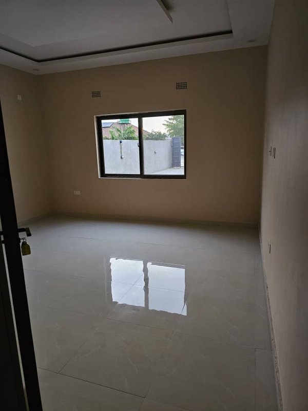 3bedrooms Master bedroom self-contained