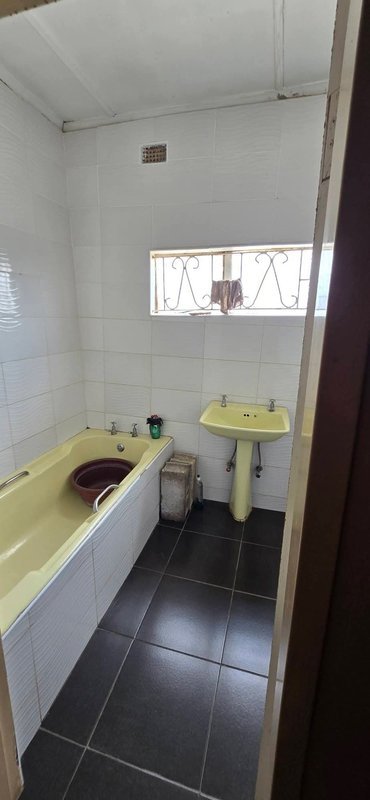Eight Bedroom House For Sale, Woodlands