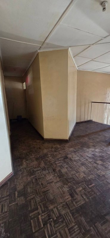 Eight Bedroom House For Sale, Woodlands