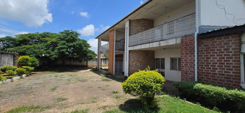 Eight Bedroom House For Sale, Woodlands