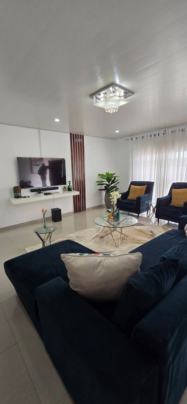 Three Bedroom Furnished, Ibex Hill