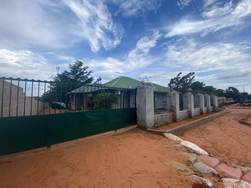 2 x 3 BEDROOMED FLATS FOR SALE IN LIVINSTONE
