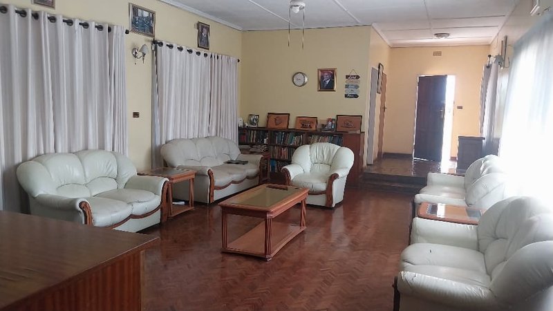 Old 4bed house for sale