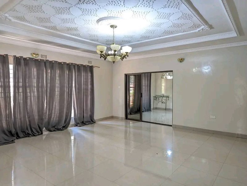 WOODLANDS EXT|ALONG THE TARMAC|5*BED 2*BED ENSUITE PLUS COTTAGE|RENT|K30,000