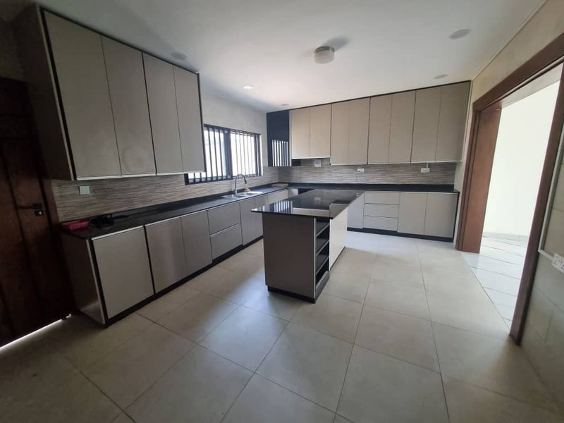 5bed 5.5bath house for sale