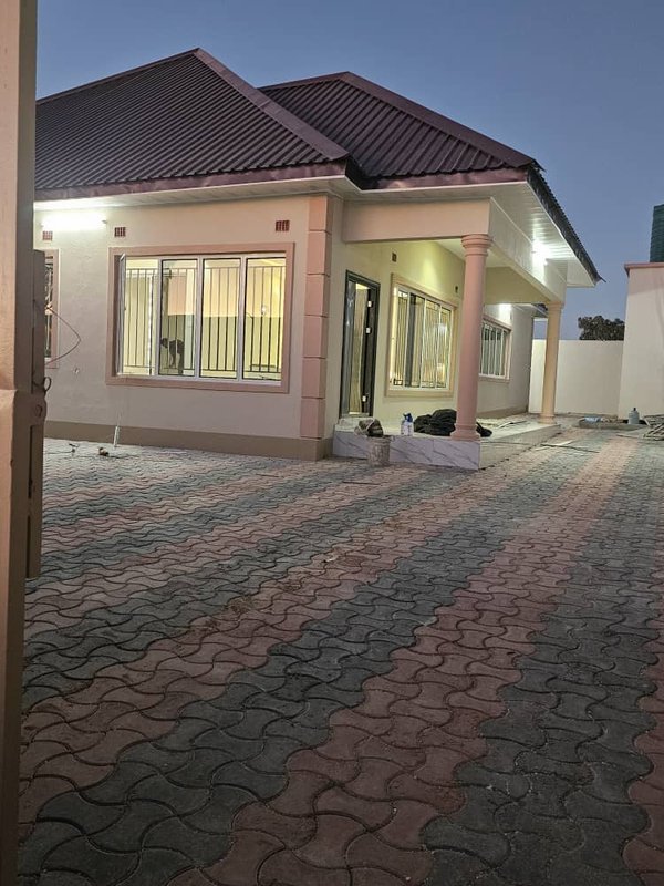 3 bedrooms all bedrooms self-contained chamber valley kamwena