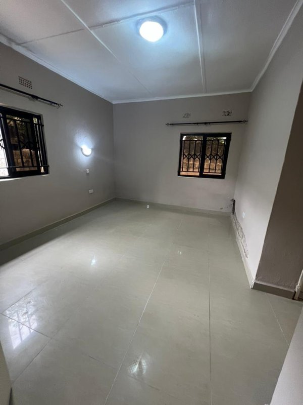 ROMA 3 BEDROOMS FREE STANDING UNFURNISHED FOR 🏠 RENT RESIDENTIAL K18,000