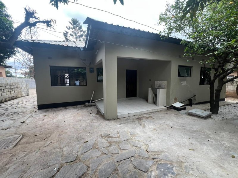 ROMA 3 BEDROOMS FREE STANDING UNFURNISHED FOR 🏠 RENT RESIDENTIAL K18,000