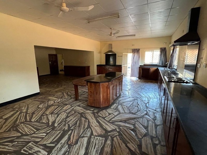 Beautiful 4 bedrooms standalone house in Lilayi