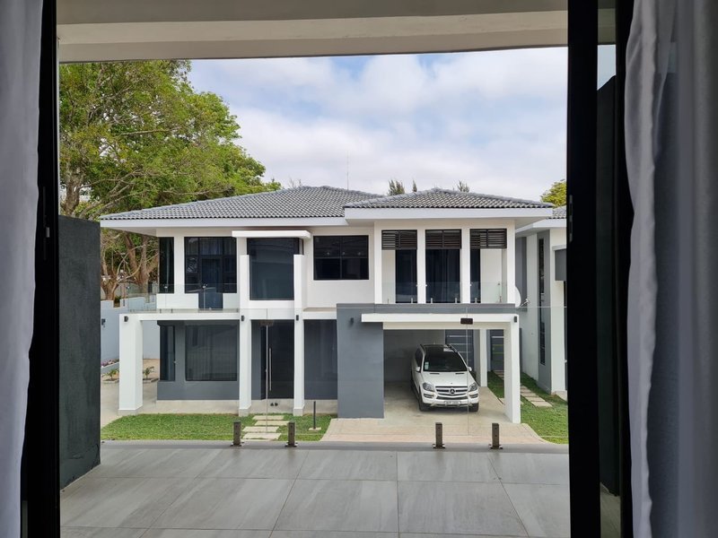 2 Bedrooms Fully Furnished Executive Apartment in Longacres